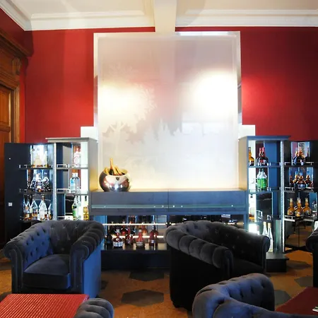 Hotel Chateau De Champlong Table **** Golf & Villerest (Loire)