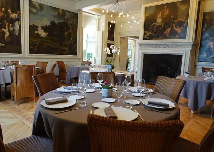 酒店 Chateau De Champlong Table **** Golf & 维勒雷斯特