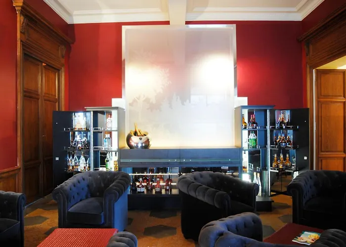 酒店 Chateau De Champlong Table **** Golf & 维勒雷斯特
