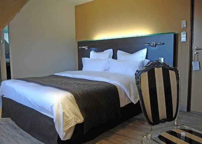 Chateau De Champlong Table **** Golf & 4*