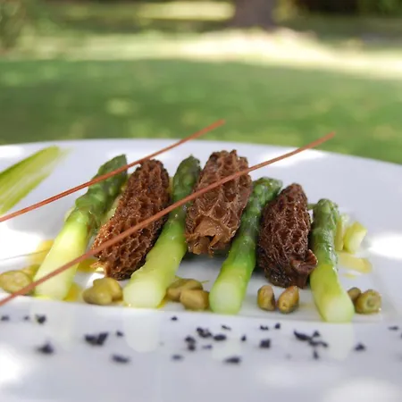 Chateau De Champlong Table **** Golf & Hotel