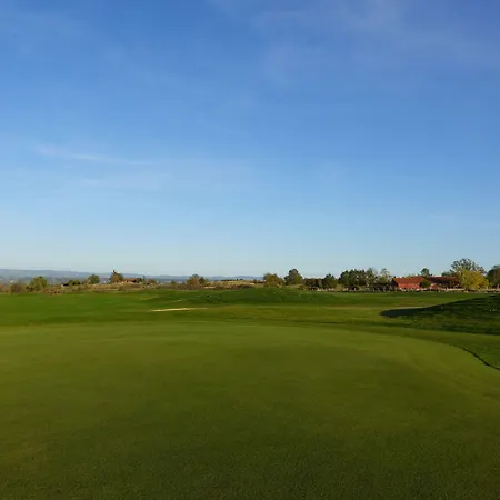 Chateau De Champlong Table **** Golf & ホテル 4*