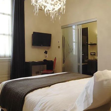 Chateau De Champlong Table **** Golf & Hotel Villerest (Loire)