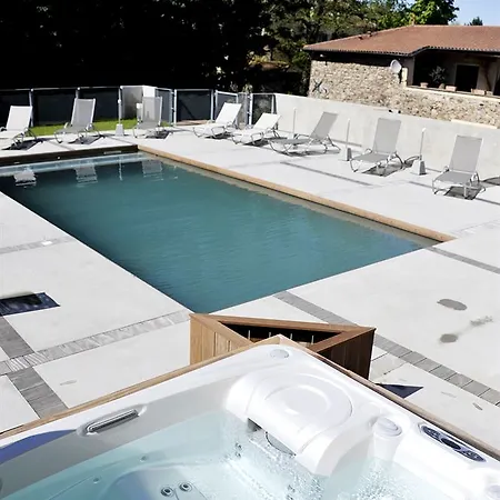 Chateau De Champlong Table **** Golf & Hotel