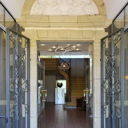Chateau De Champlong Table **** Golf & Villerest (Loire)